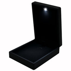 $212.28 - 1Pza, Negro,7x9x3.5cm, PVC, Joyero., MXUMC-001, Empaque: 10X3X7 cm, 0.071kg, Envío: 0 Días