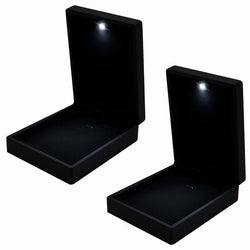 $400.30 - 2Pzas, Negro,7x9x3.5cm, PVC, Joyero., MXUMC-002, Empaque: 10X6X7 cm, 0.142kg, Envío: 0 Días